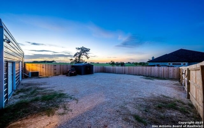 120 Western Way, Adkins, TX 78101, 4 Habitaciones Habitaciones , ,3 BañosBaños,Residential,En Venta,120 Western Way,0,1887128