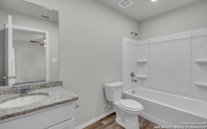 8911 N Fm 1560 305-306, San Antonio, TX 78254, ,5 BañosBaños,Residential Multi Family,En Venta,8911 N Fm 1560 305-306,1887211