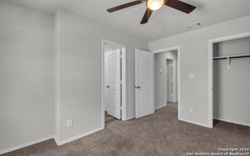 8911 N Fm 1560 305-306, San Antonio, TX 78254, ,5 BañosBaños,Residential Multi Family,En Venta,8911 N Fm 1560 305-306,1887211
