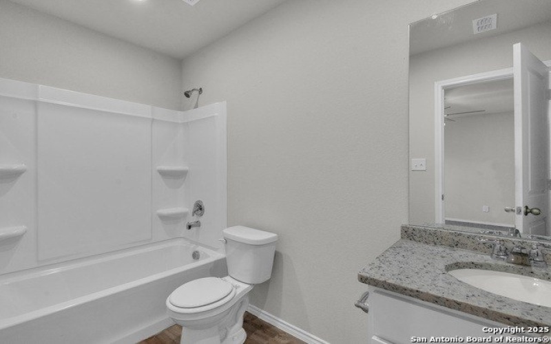 8911 N Fm 1560 305-306, San Antonio, TX 78254, ,5 BañosBaños,Residential Multi Family,En Venta,8911 N Fm 1560 305-306,1887211