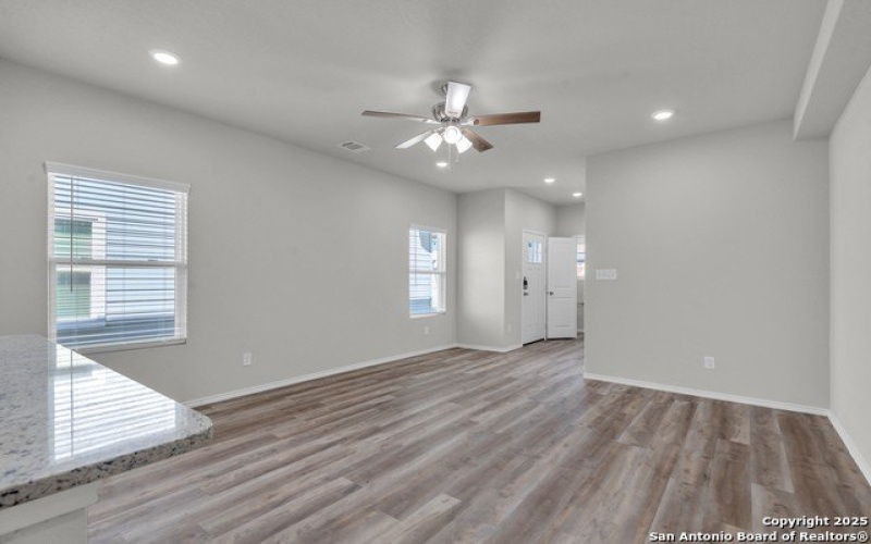 8911 N Fm 1560 305-306, San Antonio, TX 78254, ,5 BañosBaños,Residential Multi Family,En Venta,8911 N Fm 1560 305-306,1887211