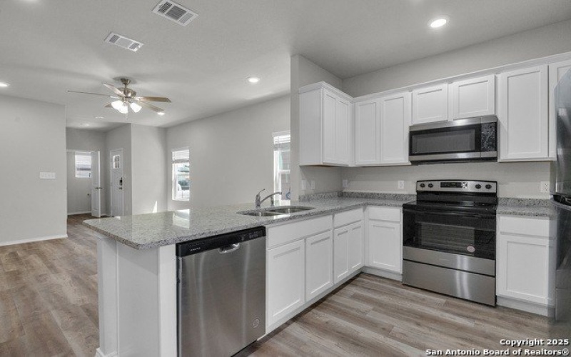 8911 N Fm 1560 305-306, San Antonio, TX 78254, ,5 BañosBaños,Residential Multi Family,En Venta,8911 N Fm 1560 305-306,1887211