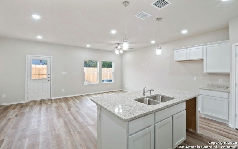 8911 N FM 1560 407-408, San Antonio, TX 78254, ,5 BañosBaños,Residential Multi Family,En Venta,8911 N FM 1560 407-408,1887217