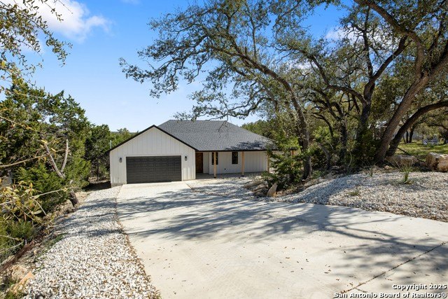 750 la paloma, Canyon Lake, TX 78133, 4 Habitaciones Habitaciones , ,2 BañosBaños,Residential,En Venta,750 la paloma,0,1887298