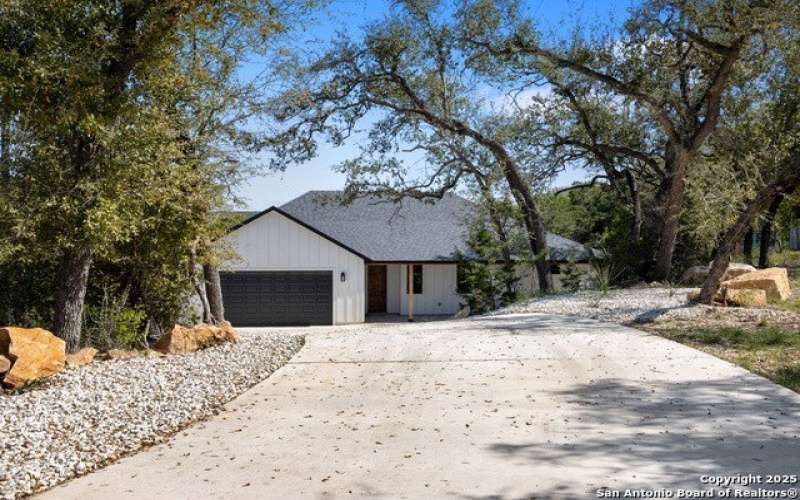750 la paloma, Canyon Lake, TX 78133, 4 Habitaciones Habitaciones , ,2 BañosBaños,Residential,En Venta,750 la paloma,0,1887298
