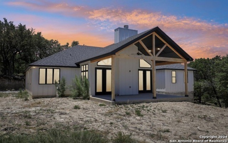 750 la paloma, Canyon Lake, TX 78133, 4 Habitaciones Habitaciones , ,2 BañosBaños,Residential,En Venta,750 la paloma,0,1887298