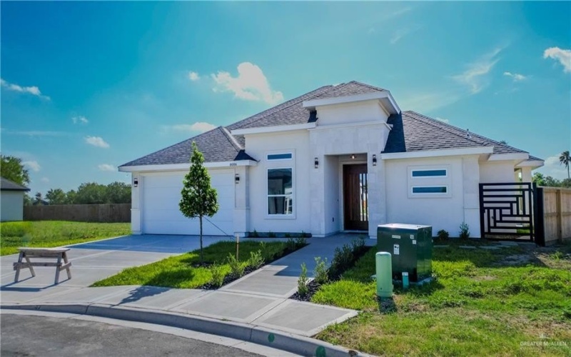 8006 N 48th Lane, McAllen, TX 78504, 4 Bedrooms Bedrooms, ,2 BathroomsBathrooms,Residential,For Sale,8006 N 48th Lane,476799