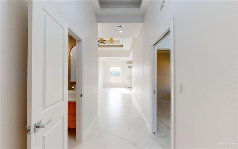 8006 N 48th Lane, McAllen, TX 78504, 4 Bedrooms Bedrooms, ,2 BathroomsBathrooms,Residential,For Sale,8006 N 48th Lane,476799