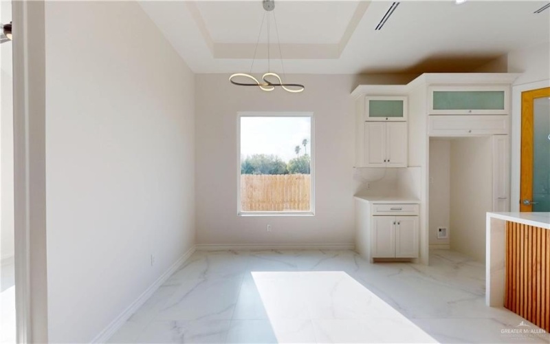 8006 N 48th Lane, McAllen, TX 78504, 4 Bedrooms Bedrooms, ,2 BathroomsBathrooms,Residential,For Sale,8006 N 48th Lane,476799