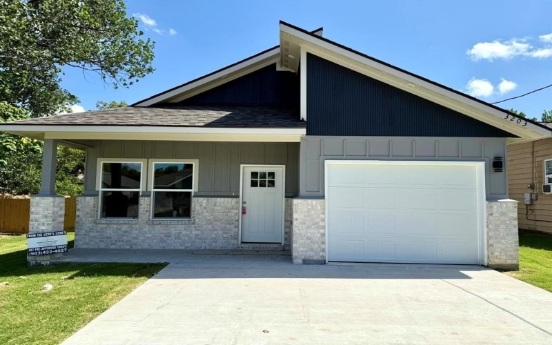 3203 Poplar Street, Greenville, TX 75402, 3 Habitaciones Habitaciones , ,2 BañosBaños,Residential,En Venta,3203 Poplar Street,20981697