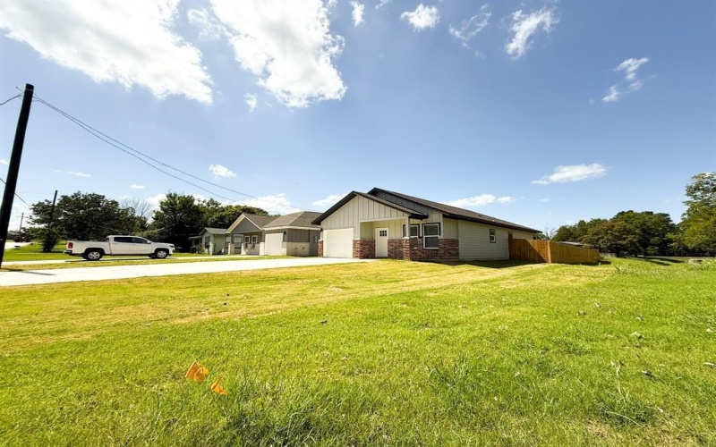 3200 Poplar Street, Greenville, TX 75402, 3 Habitaciones Habitaciones , ,2 BañosBaños,Residential,En Venta,3200 Poplar Street,20981702