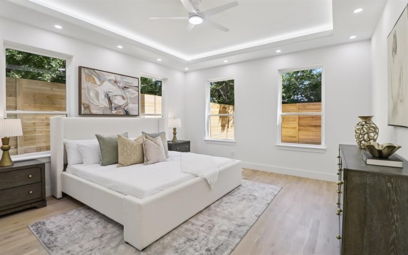 1954 Toronto Street, Dallas, TX 75212, 5 Bedrooms Bedrooms, ,3 BathroomsBathrooms,Residential,For Sale,1954 Toronto Street,21008277