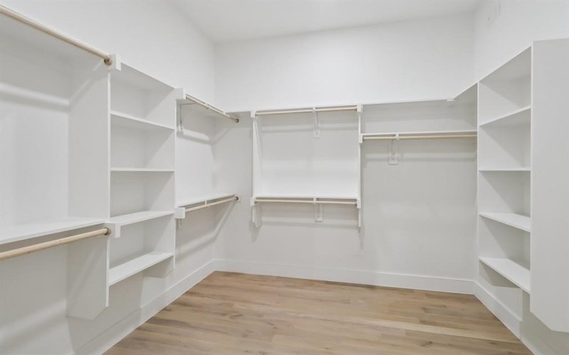 1954 Toronto Street, Dallas, TX 75212, 5 Bedrooms Bedrooms, ,3 BathroomsBathrooms,Residential,For Sale,1954 Toronto Street,21008277