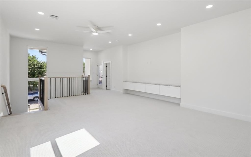 1954 Toronto Street, Dallas, TX 75212, 5 Bedrooms Bedrooms, ,3 BathroomsBathrooms,Residential,For Sale,1954 Toronto Street,21008277