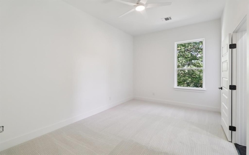 1954 Toronto Street, Dallas, TX 75212, 5 Bedrooms Bedrooms, ,3 BathroomsBathrooms,Residential,For Sale,1954 Toronto Street,21008277
