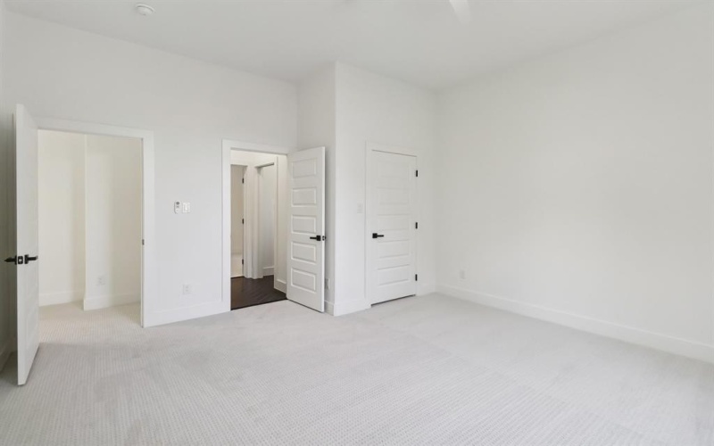 1954 Toronto Street, Dallas, TX 75212, 5 Bedrooms Bedrooms, ,3 BathroomsBathrooms,Residential,For Sale,1954 Toronto Street,21008277