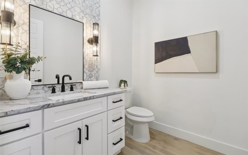 1954 Toronto Street, Dallas, TX 75212, 5 Bedrooms Bedrooms, ,3 BathroomsBathrooms,Residential,For Sale,1954 Toronto Street,21008277