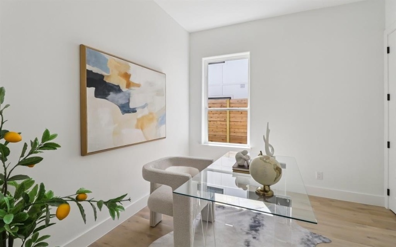 1954 Toronto Street, Dallas, TX 75212, 5 Bedrooms Bedrooms, ,3 BathroomsBathrooms,Residential,For Sale,1954 Toronto Street,21008277