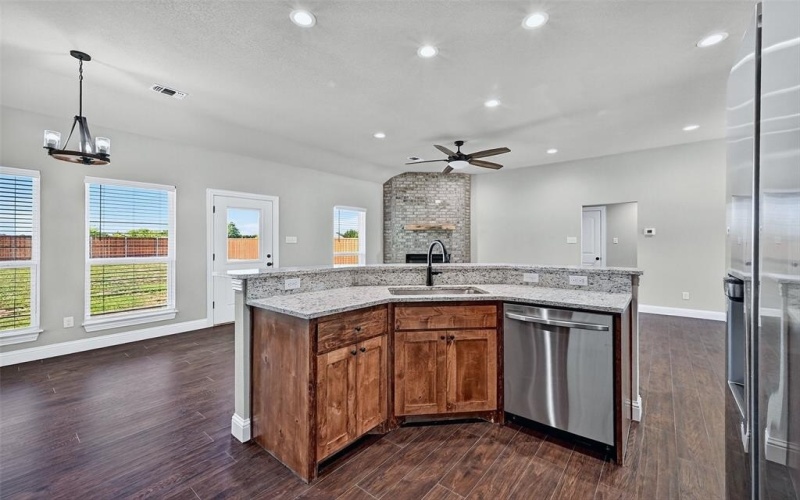 897 W Cardinal Street, Ector, TX 75439, 3 Bedrooms Bedrooms, ,2 BathroomsBathrooms,Residential,For Sale,897 W Cardinal Street,21009840