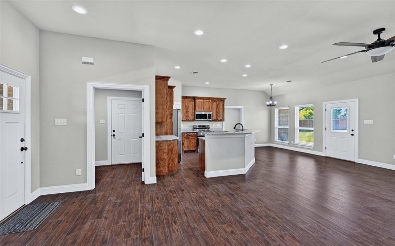 897 W Cardinal Street, Ector, TX 75439, 3 Bedrooms Bedrooms, ,2 BathroomsBathrooms,Residential,For Sale,897 W Cardinal Street,21009840