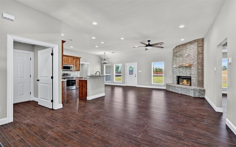 897 W Cardinal Street, Ector, TX 75439, 3 Bedrooms Bedrooms, ,2 BathroomsBathrooms,Residential,For Sale,897 W Cardinal Street,21009840