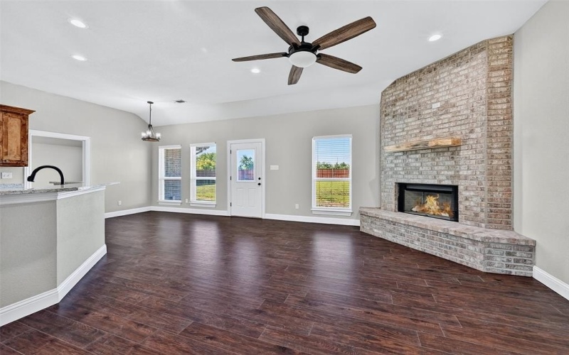 897 W Cardinal Street, Ector, TX 75439, 3 Bedrooms Bedrooms, ,2 BathroomsBathrooms,Residential,For Sale,897 W Cardinal Street,21009840