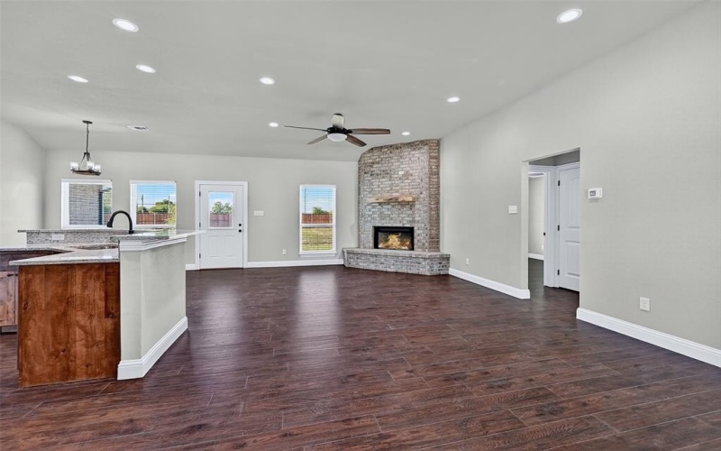 897 W Cardinal Street, Ector, TX 75439, 3 Bedrooms Bedrooms, ,2 BathroomsBathrooms,Residential,For Sale,897 W Cardinal Street,21009840