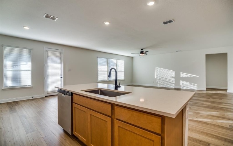 114 Northampton Drive, Justin, TX 76247, 3 Habitaciones Habitaciones , ,2 BañosBaños,Residential,En Venta,114 Northampton Drive,0,21012020