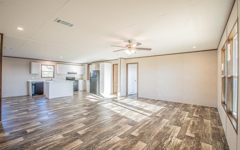 817 Highland Circle, Springtown, TX 76082, 5 Bedrooms Bedrooms, ,2 BathroomsBathrooms,Residential,For Sale,817 Highland Circle,21012197