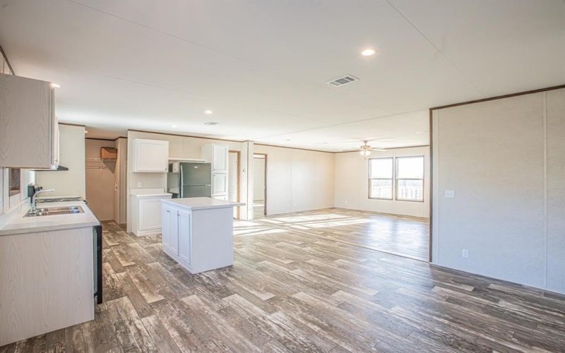 817 Highland Circle, Springtown, TX 76082, 5 Bedrooms Bedrooms, ,2 BathroomsBathrooms,Residential,For Sale,817 Highland Circle,21012197