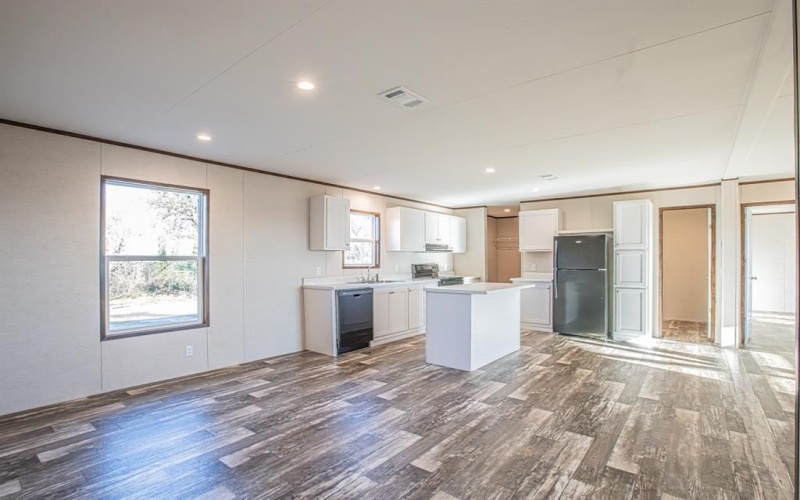 817 Highland Circle, Springtown, TX 76082, 5 Bedrooms Bedrooms, ,2 BathroomsBathrooms,Residential,For Sale,817 Highland Circle,21012197