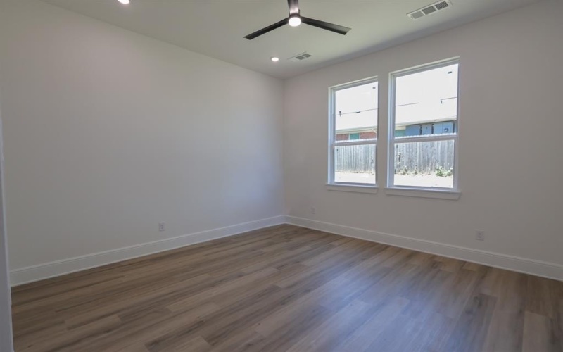 5545 S Hampshire Boulevard, Fort Worth, TX 76112, 4 Habitaciones Habitaciones , ,2 BañosBaños,Residential,En Venta,5545 S Hampshire Boulevard,21012520