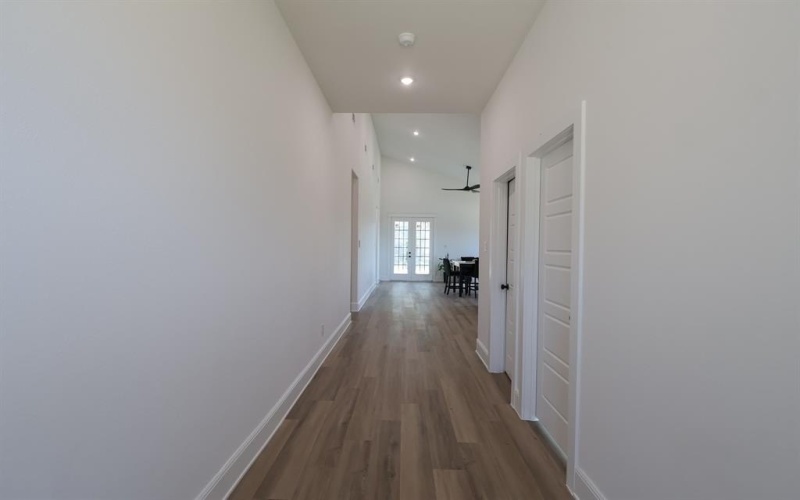 5545 S Hampshire Boulevard, Fort Worth, TX 76112, 4 Habitaciones Habitaciones , ,2 BañosBaños,Residential,En Venta,5545 S Hampshire Boulevard,21012520