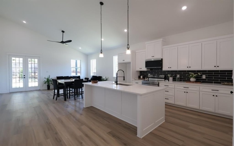 5545 S Hampshire Boulevard, Fort Worth, TX 76112, 4 Habitaciones Habitaciones , ,2 BañosBaños,Residential,En Venta,5545 S Hampshire Boulevard,21012520