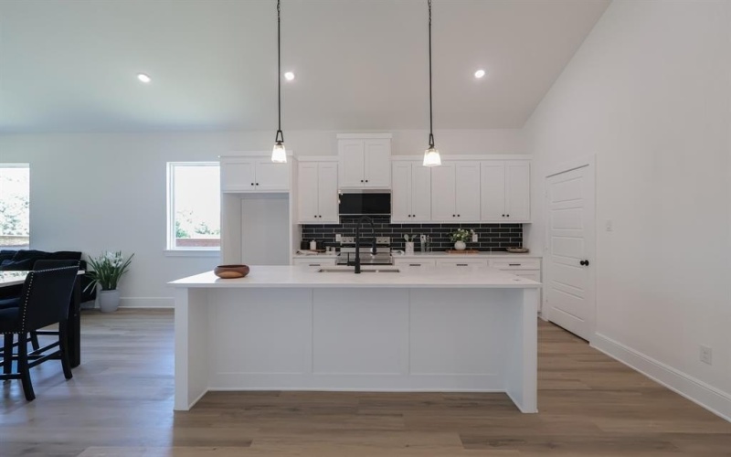 5545 S Hampshire Boulevard, Fort Worth, TX 76112, 4 Habitaciones Habitaciones , ,2 BañosBaños,Residential,En Venta,5545 S Hampshire Boulevard,21012520