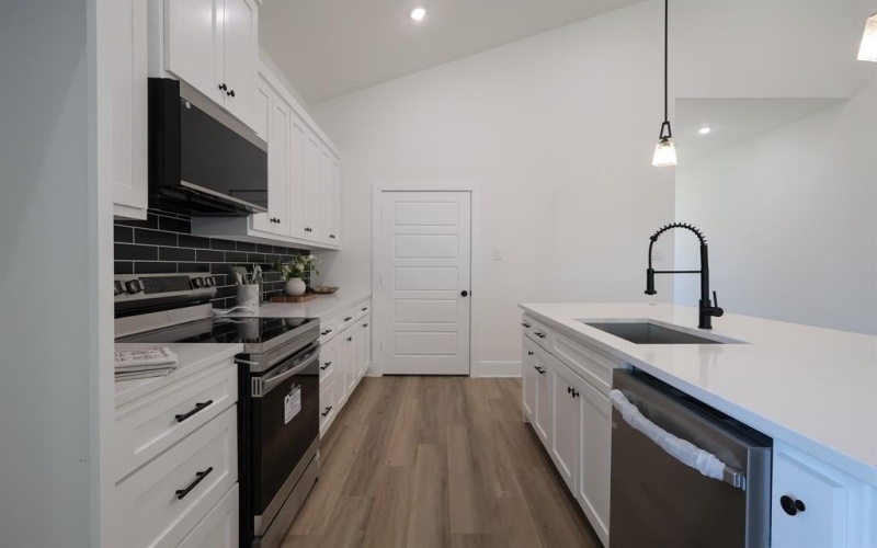 5545 S Hampshire Boulevard, Fort Worth, TX 76112, 4 Habitaciones Habitaciones , ,2 BañosBaños,Residential,En Venta,5545 S Hampshire Boulevard,21012520