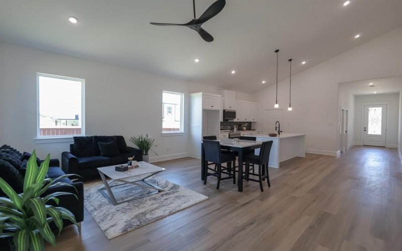 5545 S Hampshire Boulevard, Fort Worth, TX 76112, 4 Habitaciones Habitaciones , ,2 BañosBaños,Residential,En Venta,5545 S Hampshire Boulevard,21012520