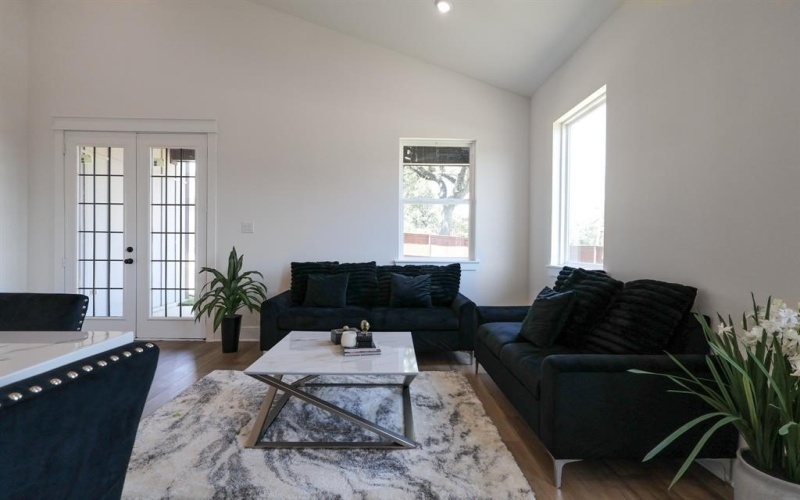 5545 S Hampshire Boulevard, Fort Worth, TX 76112, 4 Habitaciones Habitaciones , ,2 BañosBaños,Residential,En Venta,5545 S Hampshire Boulevard,21012520