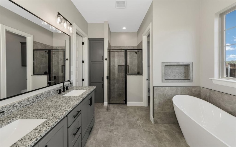 103 Hall Street, Glen Rose, TX 76043, 4 Habitaciones Habitaciones , ,2 BañosBaños,Residential,En Venta,103 Hall Street,21012947