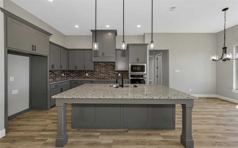 103 Hall Street, Glen Rose, TX 76043, 4 Habitaciones Habitaciones , ,2 BañosBaños,Residential,En Venta,103 Hall Street,21012947