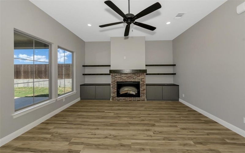103 Hall Street, Glen Rose, TX 76043, 4 Habitaciones Habitaciones , ,2 BañosBaños,Residential,En Venta,103 Hall Street,21012947