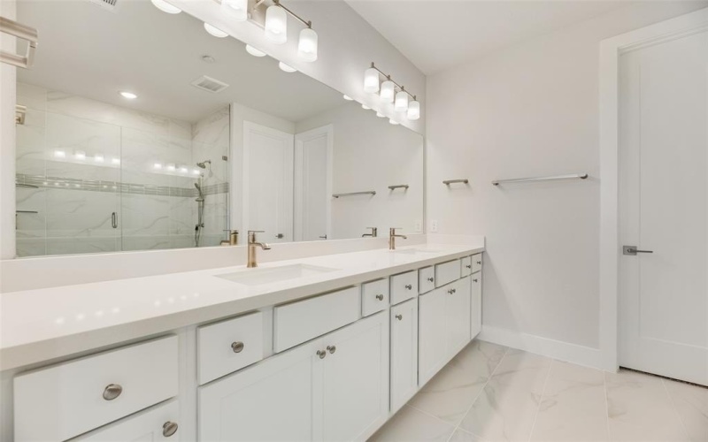 925 Heights Way, Plano, TX 75075, 4 Habitaciones Habitaciones , ,5 BañosBaños,Residential,En Venta,925 Heights Way,0,21013025