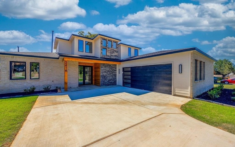 2416 Jewell Drive, Arlington, TX 76016, 4 Habitaciones Habitaciones , ,5 BañosBaños,Residential,En Venta,2416 Jewell Drive,21013052