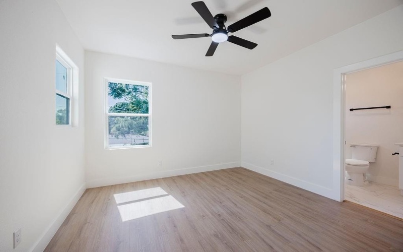 2416 Jewell Drive, Arlington, TX 76016, 4 Habitaciones Habitaciones , ,5 BañosBaños,Residential,En Venta,2416 Jewell Drive,21013052