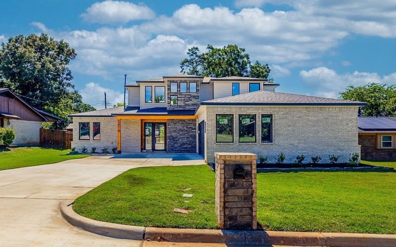 2416 Jewell Drive, Arlington, TX 76016, 4 Habitaciones Habitaciones , ,5 BañosBaños,Residential,En Venta,2416 Jewell Drive,21013052