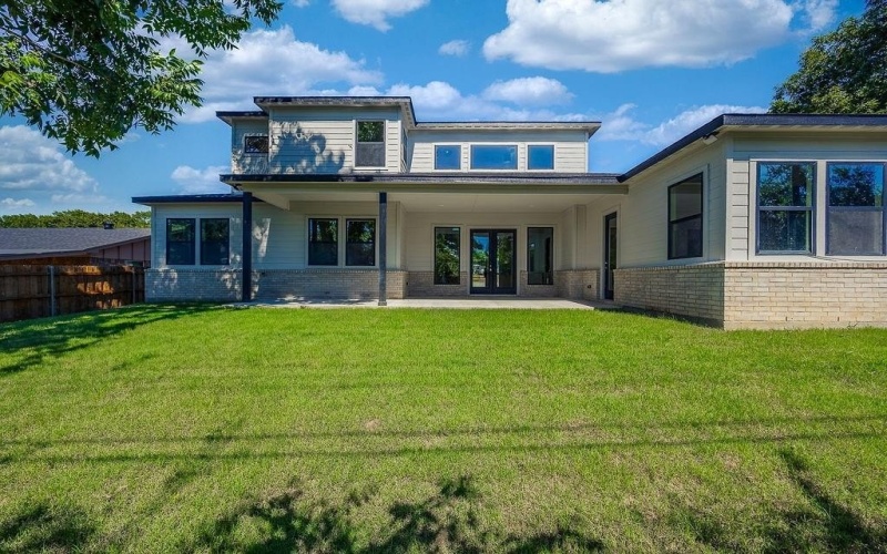 2416 Jewell Drive, Arlington, TX 76016, 4 Habitaciones Habitaciones , ,5 BañosBaños,Residential,En Venta,2416 Jewell Drive,21013052