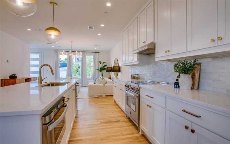 7207 Gaston Avenue #1004, Dallas, TX 75214, 2 Bedrooms Bedrooms, ,2 BathroomsBathrooms,Residential,For Sale,7207 Gaston Avenue,21013064