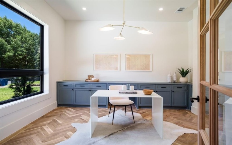 5836 Kenwood Avenue, Dallas, TX 75206, 5 Bedrooms Bedrooms, ,5 BathroomsBathrooms,Residential,For Sale,5836 Kenwood Avenue,21013386