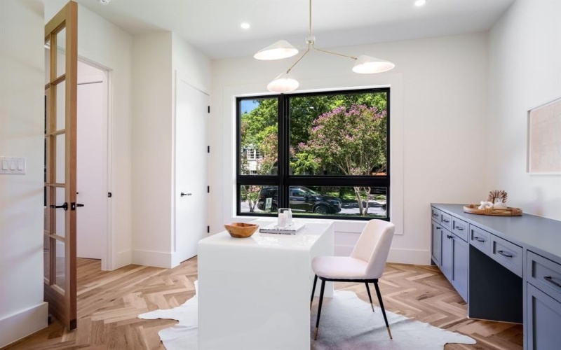 5836 Kenwood Avenue, Dallas, TX 75206, 5 Bedrooms Bedrooms, ,5 BathroomsBathrooms,Residential,For Sale,5836 Kenwood Avenue,21013386