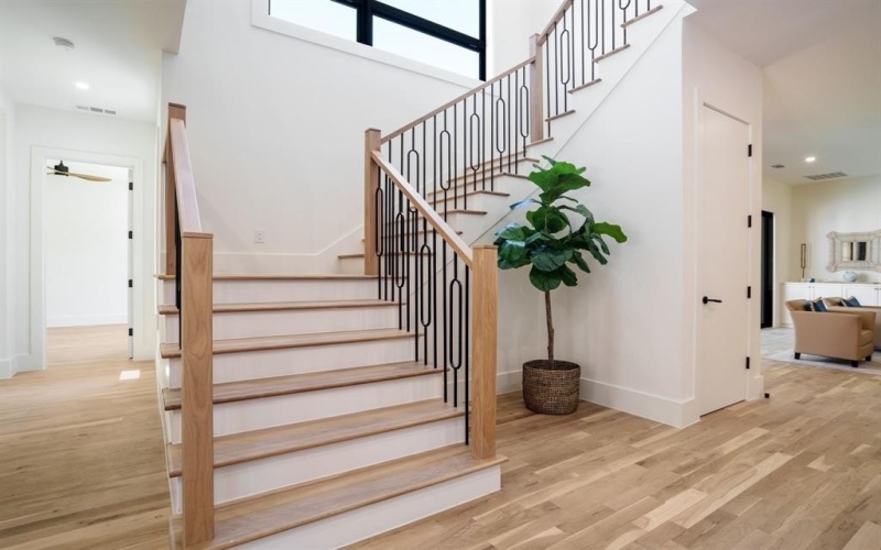 5836 Kenwood Avenue, Dallas, TX 75206, 5 Bedrooms Bedrooms, ,5 BathroomsBathrooms,Residential,For Sale,5836 Kenwood Avenue,21013386